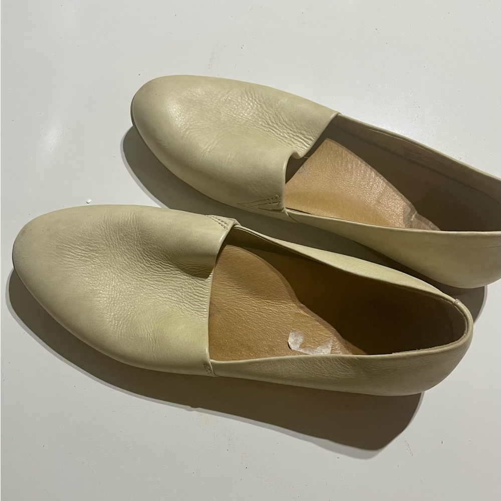 Dansko Larisa flats in tan